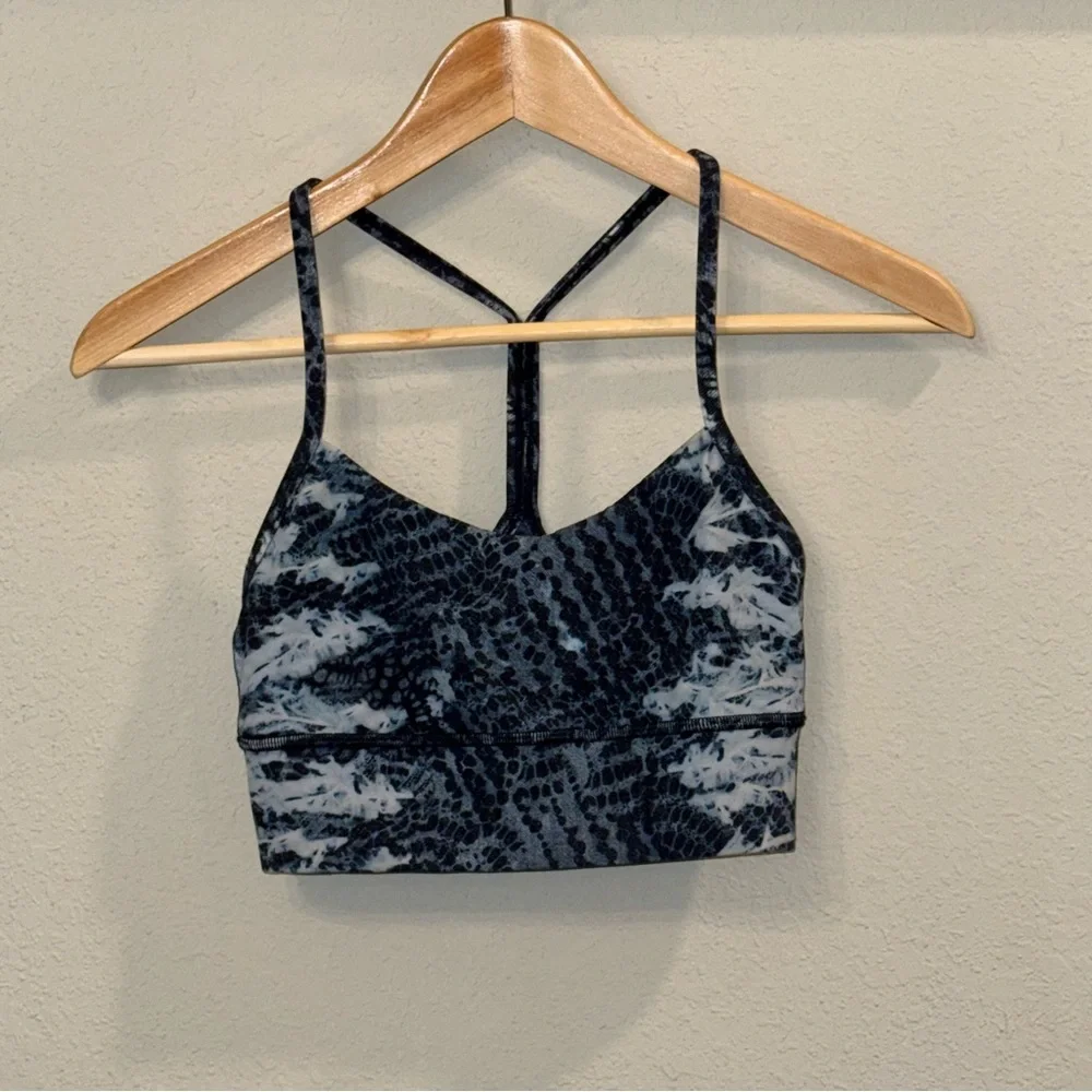 Lululemon Flow Y Bra Long Line Nulu Light Support Size 4